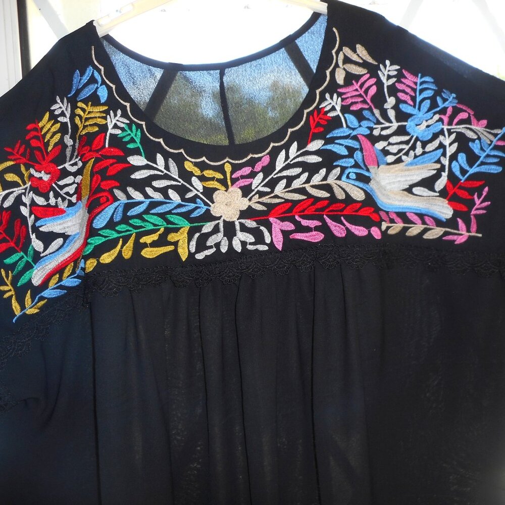 Hummingbird Top Embroidered Top 3XL EXCL Conditio